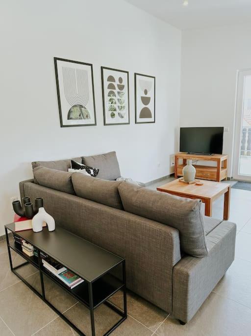 Apartment 100 Qm Im Weindorf - Balkon/Garage Aspisheim 外观 照片