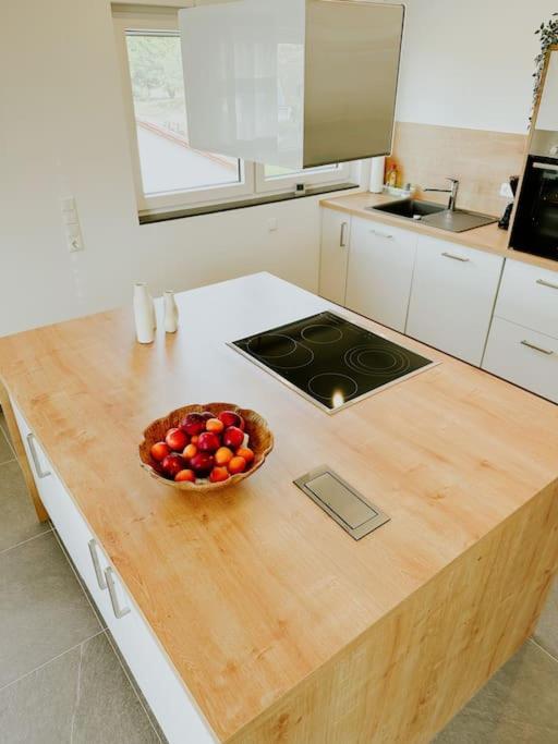 Apartment 100 Qm Im Weindorf - Balkon/Garage Aspisheim 外观 照片