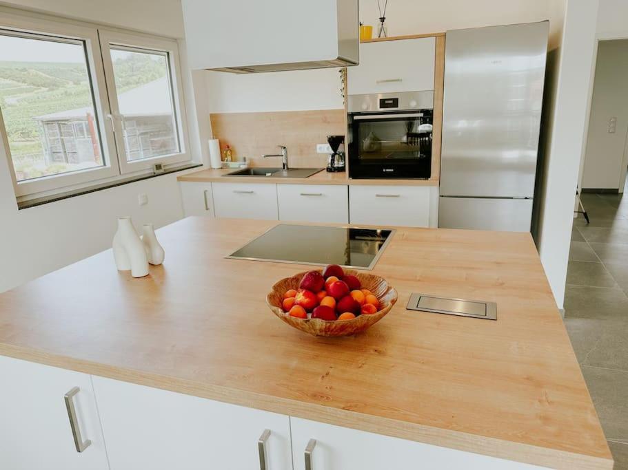 Apartment 100 Qm Im Weindorf - Balkon/Garage Aspisheim 外观 照片