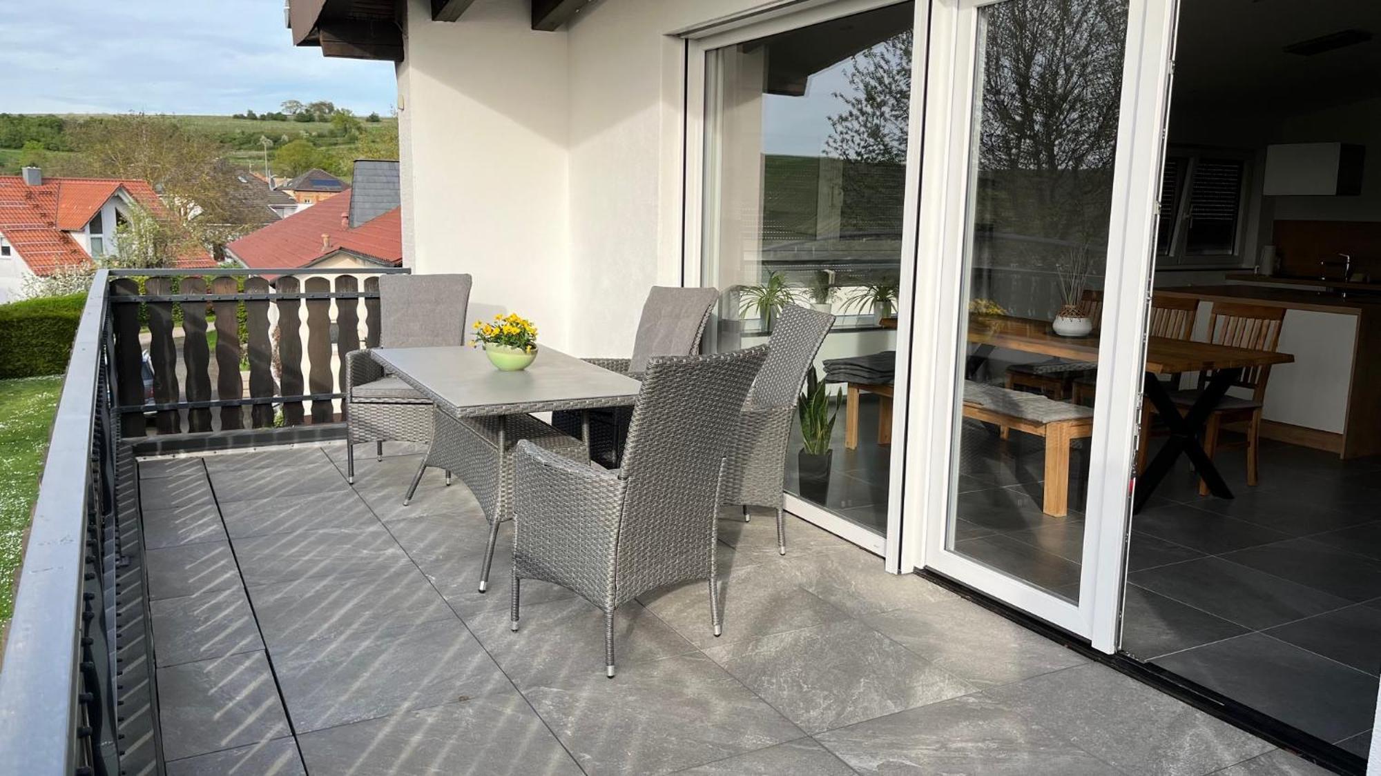 Apartment 100 Qm Im Weindorf - Balkon/Garage Aspisheim 外观 照片